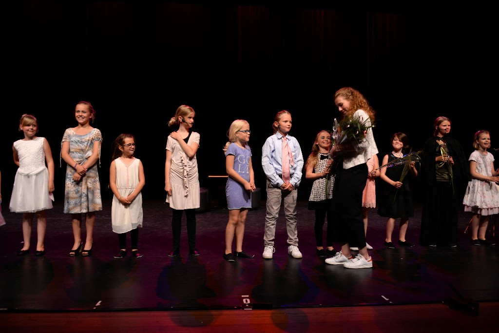 ../Images/Musical Nanny de Vries 255.jpg